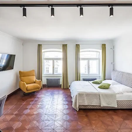 Romari площа ринок 18 * Lwów