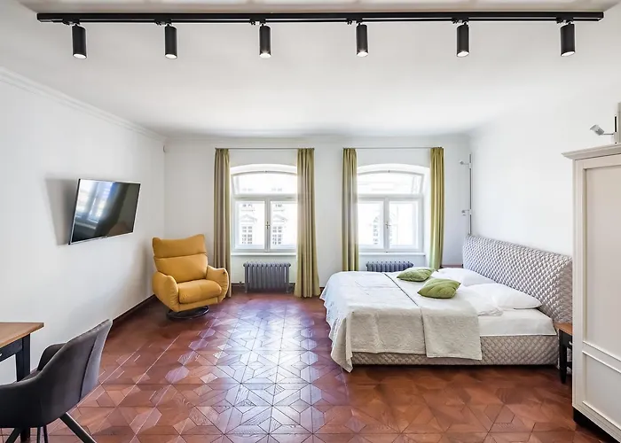 Romari площа ринок 18 * Lviv