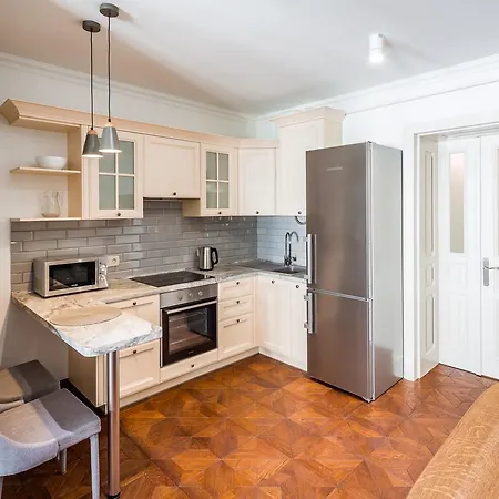 Romari площа ринок 18 公寓 *